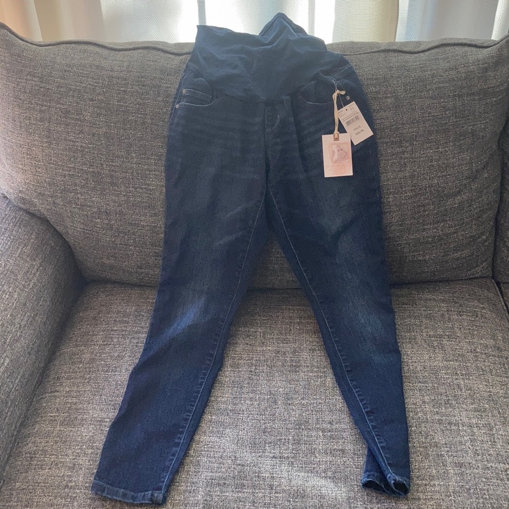 Maternity skinny jeans NWT